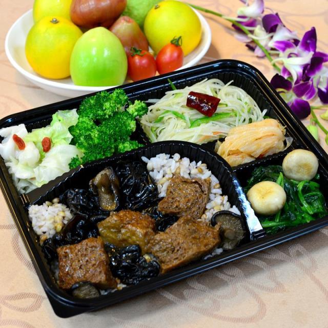 徐記醬鴨,上海烤麩便當(不含水果)素食